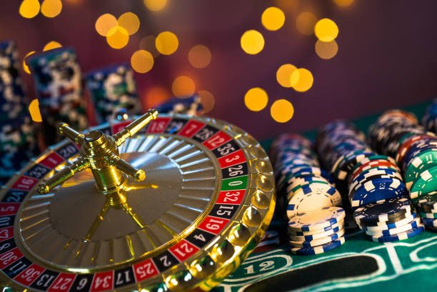 Dealer profesional Live Casino fio77 siap melayani pemain Indonesia secara real time